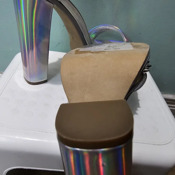 NWT ALEXANDER MCQUEEN Punk Iridescent Stud Ankle Strap Platform Sandals sz 41 - Picture 14 of 16